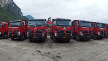 專業(yè)服務(wù)，成就大客戶，玉柴機電交付10臺乘龍自卸車
